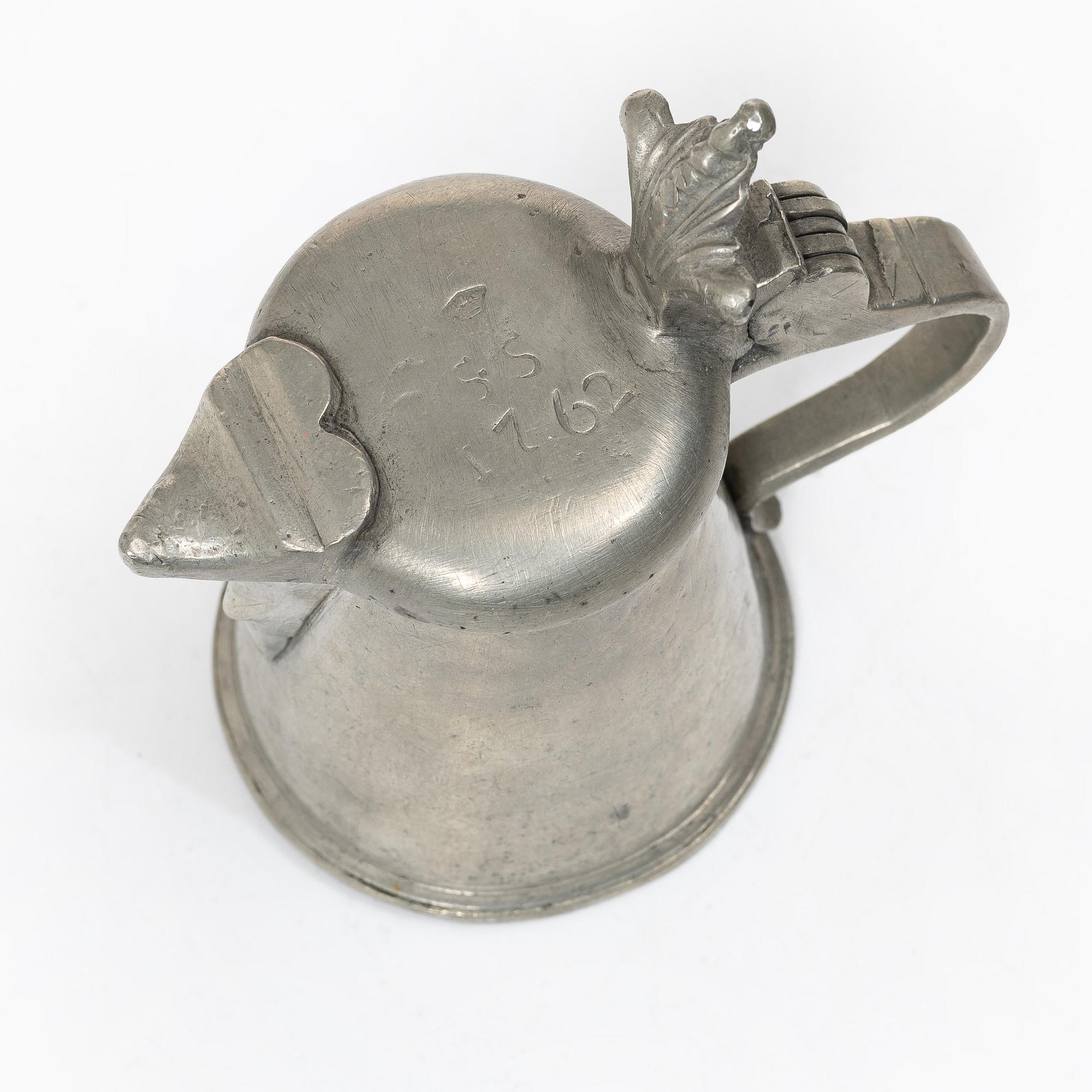 Measure vessel, pewter, half-quart by Gudmund Östling, Vimmerby, 1788 with an earlier lid.