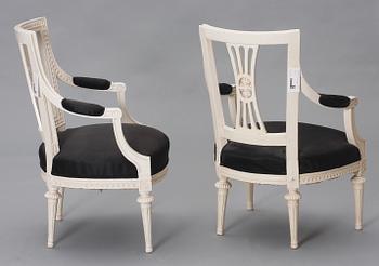 KARMSTOLAR, ett par snarlika, gustaviansk provins, västsverige 1800-talets första hälft.