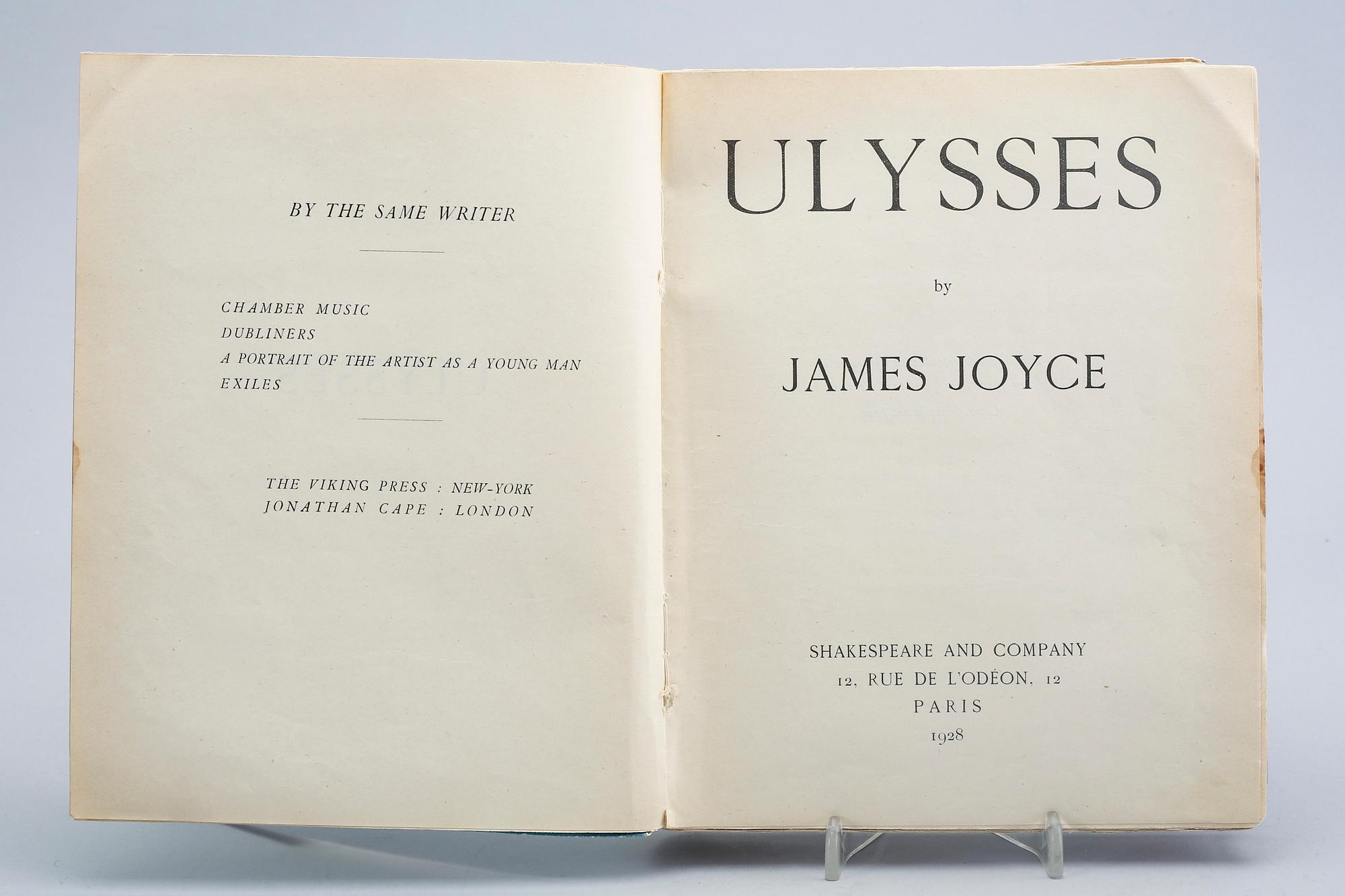 James Joyce, "Ulysses" paperback book 1928.