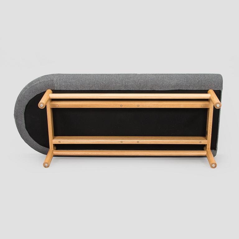 Jouni Leino, Bänk, "Huup", för Arktis. Jouni Leino Design Studio 2025.