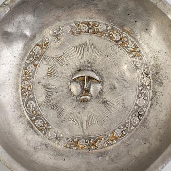 AN EMPIRE PEWTER DISH, first half of the 19th century.