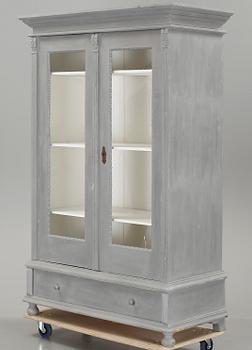 VITRINSKÅP, 1900-talets början.