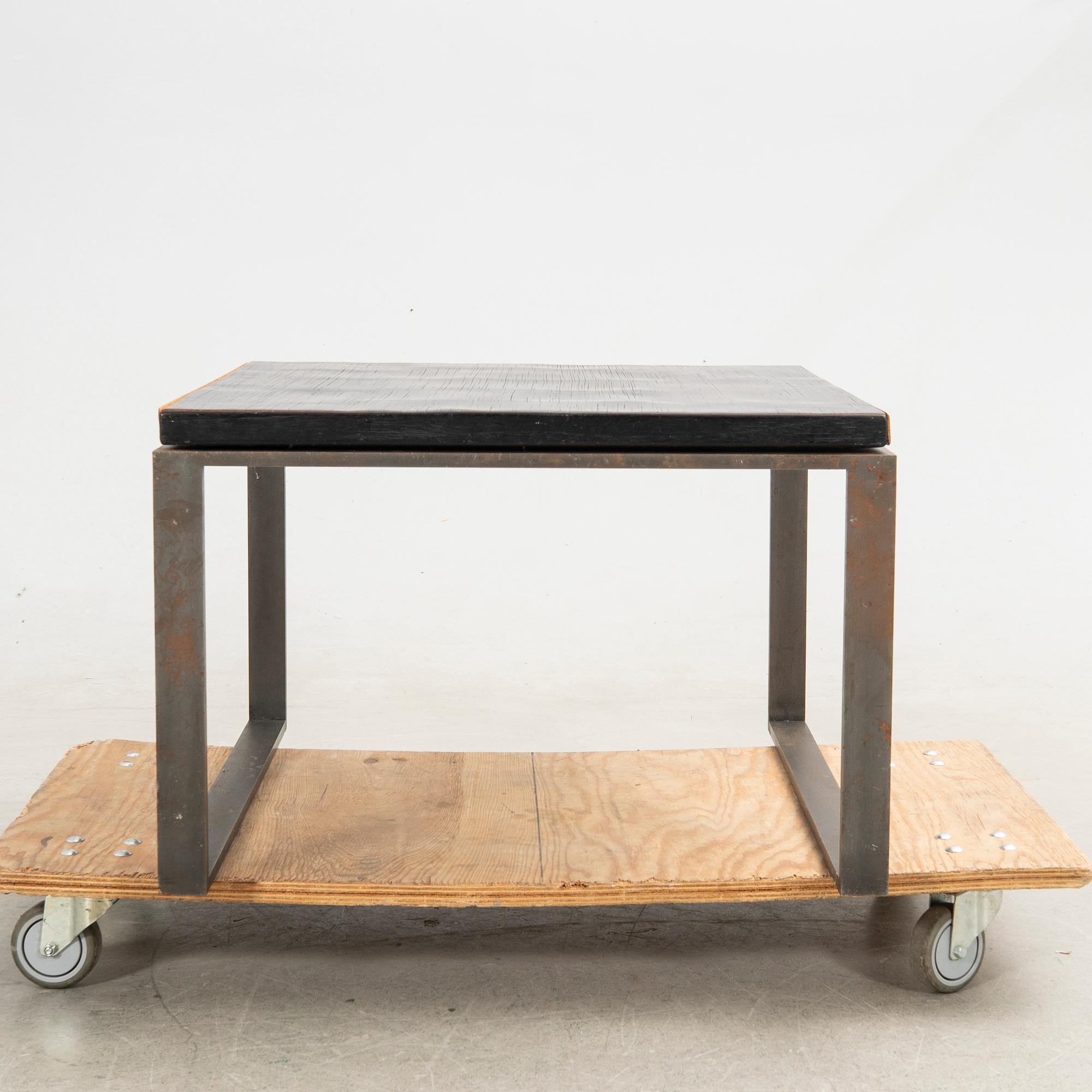 Coffee table, 20th century.