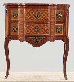 BYRÅ, Louis XVI-stil, 1900-tal.