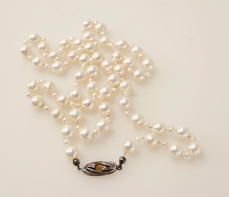 PÄRLCOLLIER.