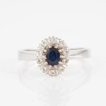 Ring, carmosé, Evert Lindberg, 18K white gold with sapphire and brilliant-cut diamonds.