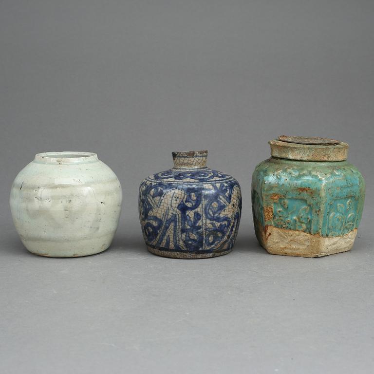 KRUKOR, 3 st, keramik, bla Ming, Sydostasien.