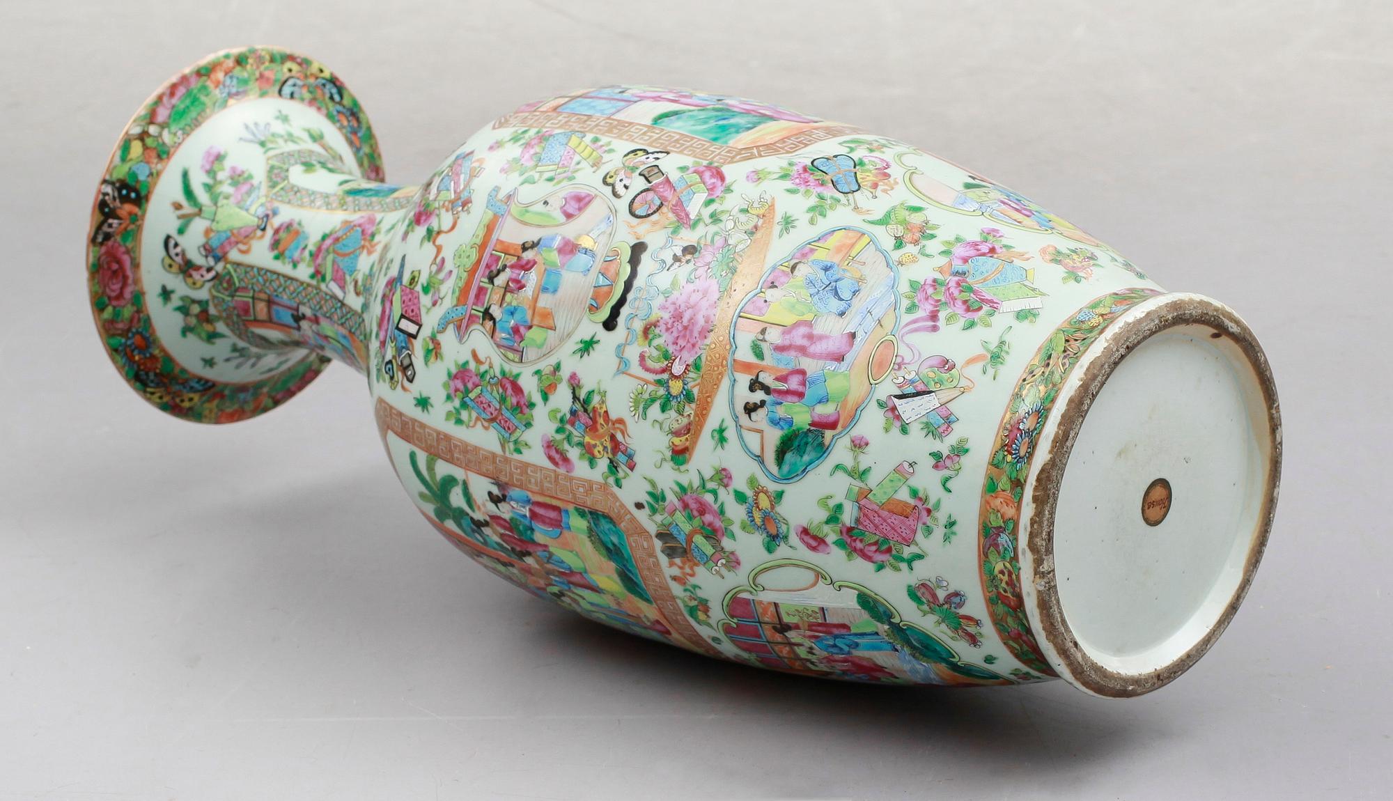 GOLVVAS, porslin, Kina, Kanton, 1800-tal.