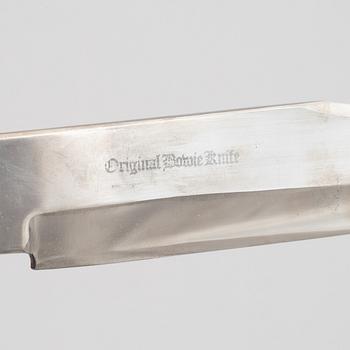 Knife of Bowie type, signed RT (?) dated 80.