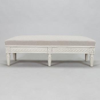 A Gustavian provincial bench, 18th/19th century.