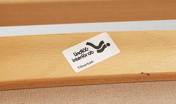 FÅTÖLJER, ett par, Lindlövs interiör AB. 1900-talets slut.