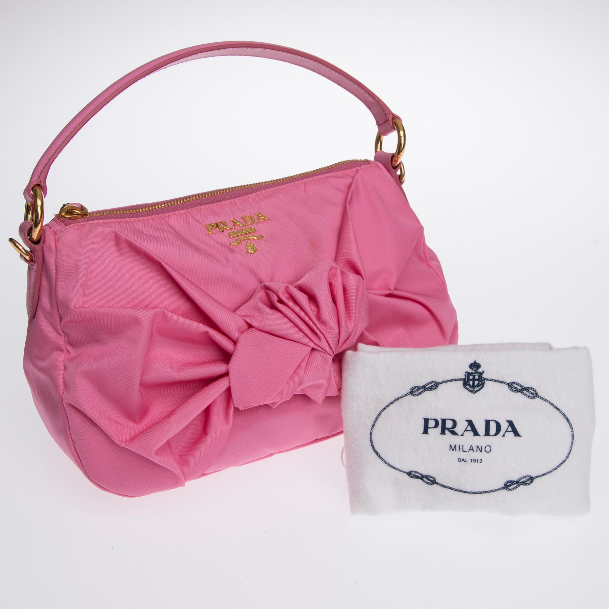 VÄSKA, Prada.