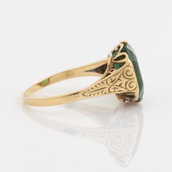 Ring, guld och grön turmalin.