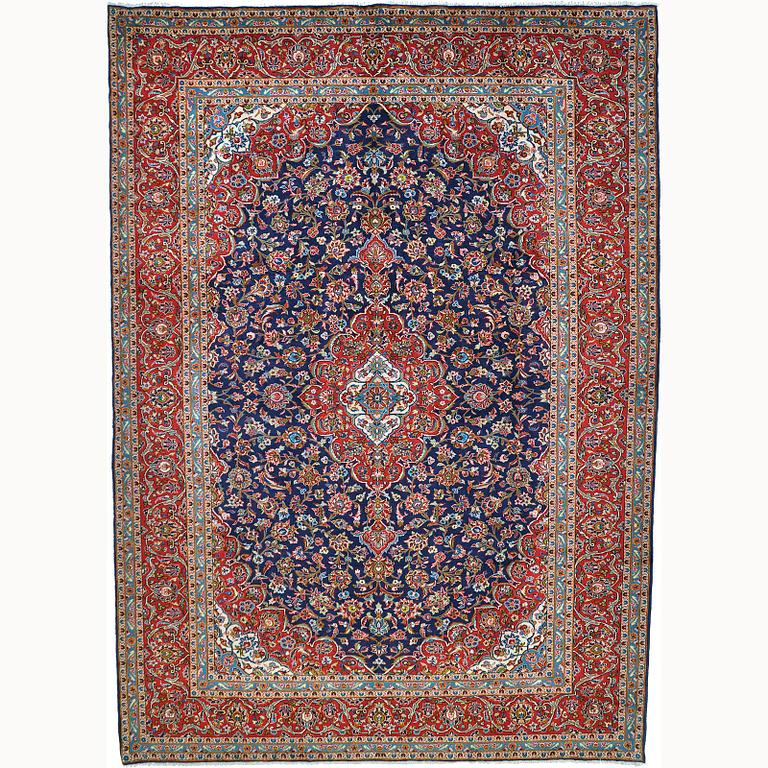 A carpet, Kashan, ca 414 x 305 cm.