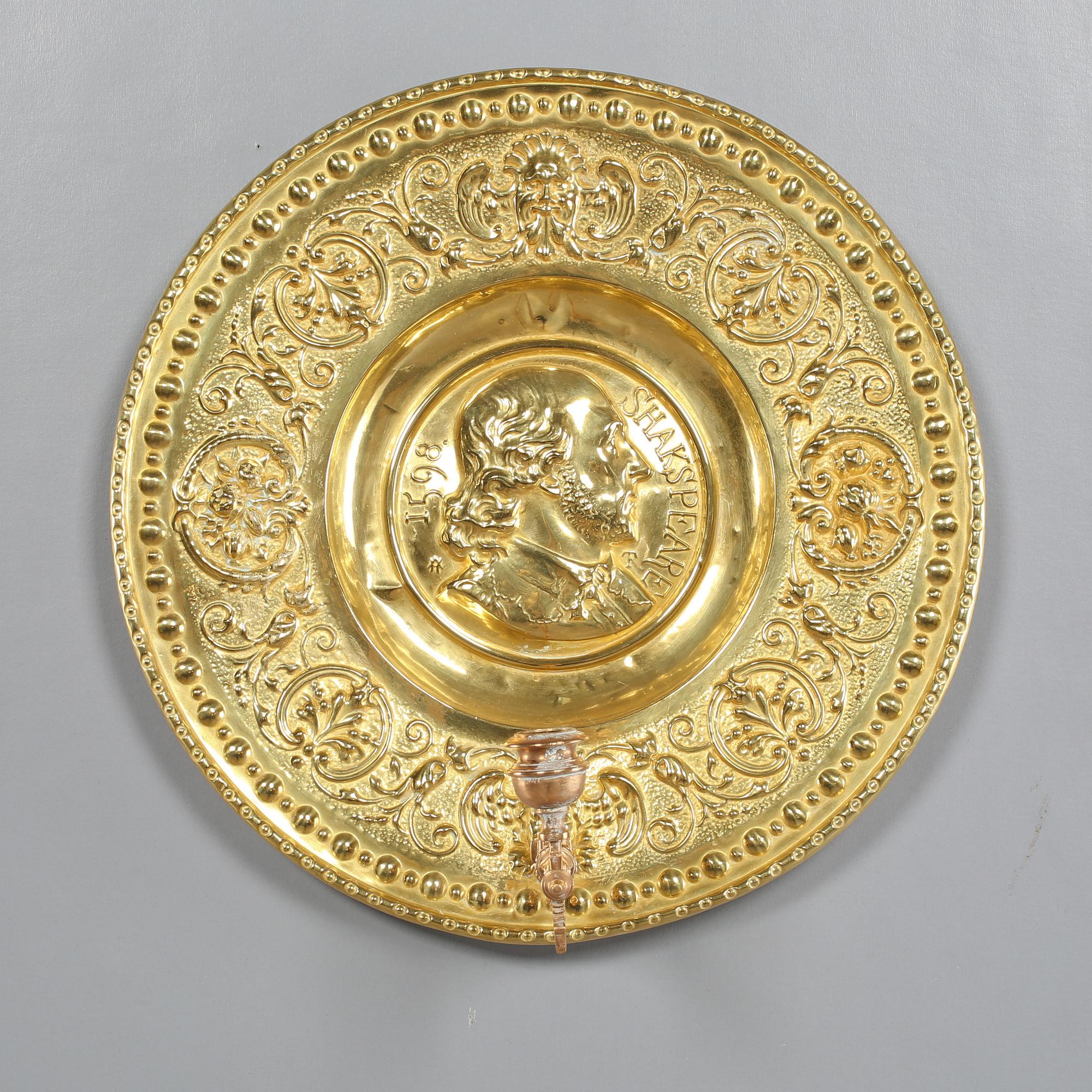 LJUSPLÅTAR, ett par + 1 st, mässingsplåt, omkring år 1900.