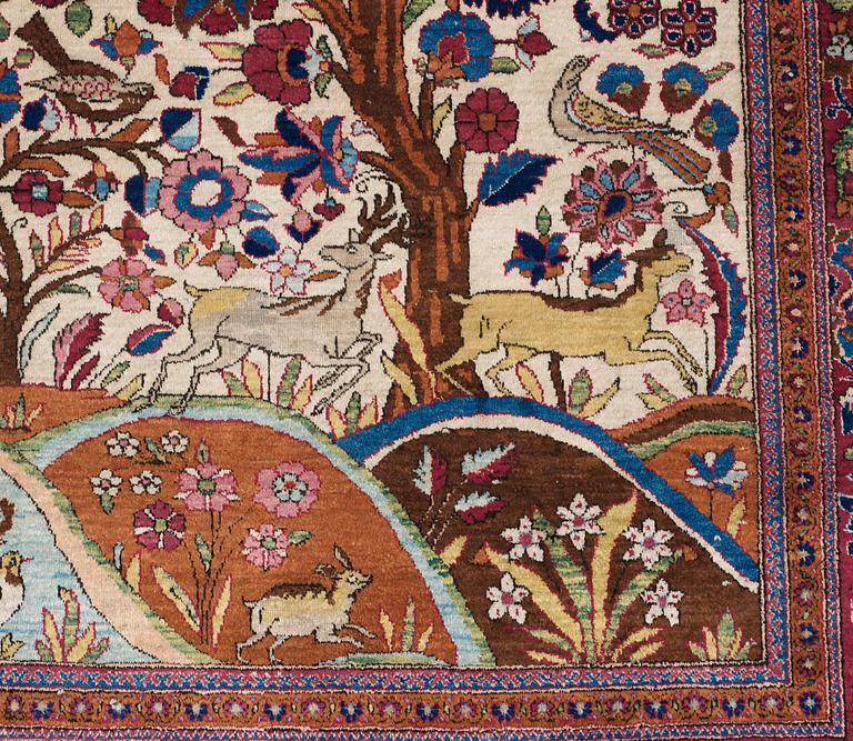 SEMI-ANTIQUE SILK KASHAN. 196,5 x 134,5 cm.