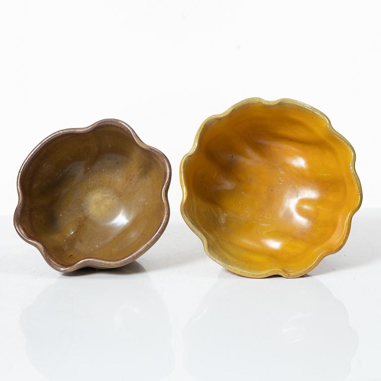 Allan Ebeling, skål med lock, och skålar, 2 st, glaserad keramik, Torshälla 1930-tal.