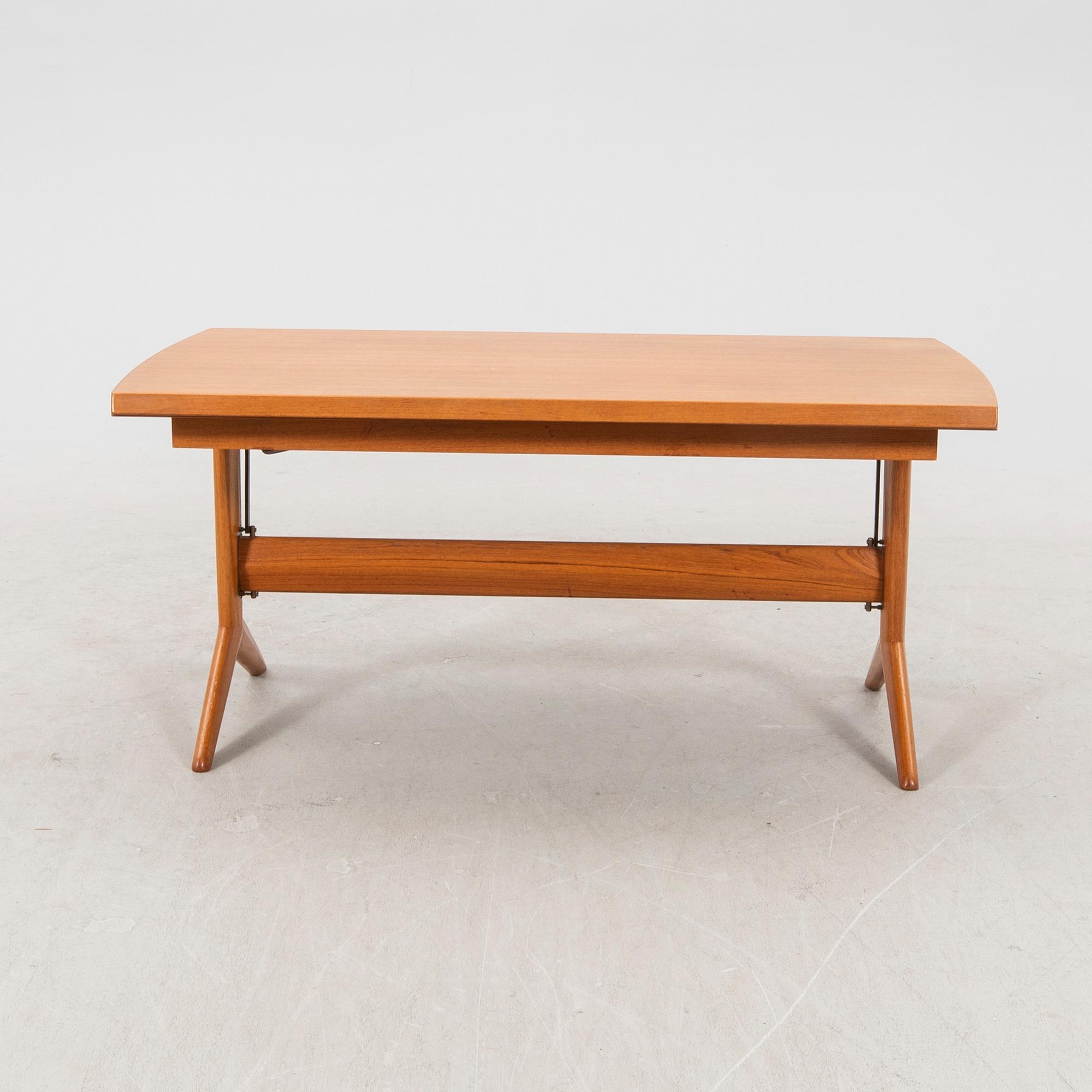 A 1950/60s teak coffee table/dining table.