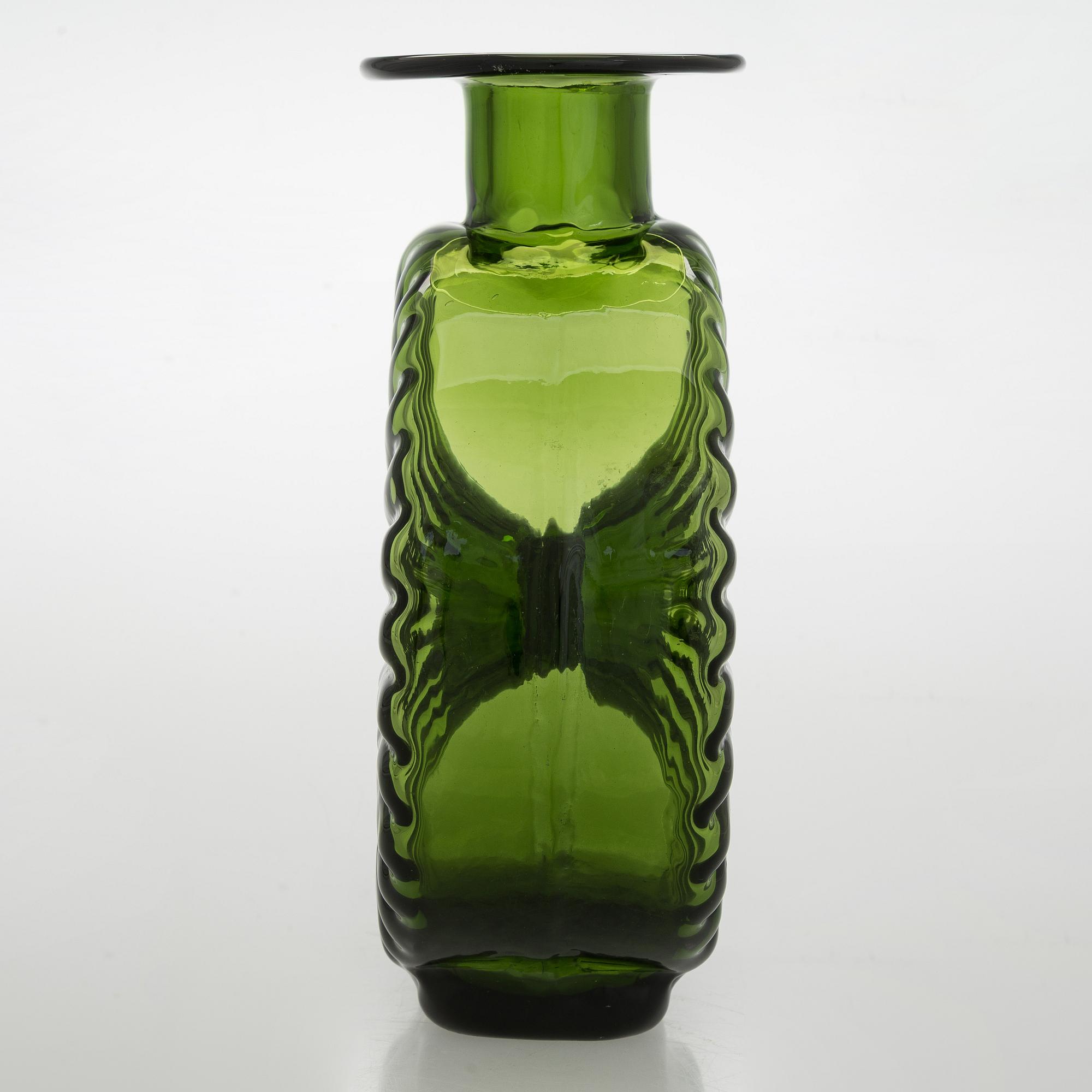Helena Tynell, a 'Sun bottle' for Riihimäen Lasi Oy. In production 1964-1974.