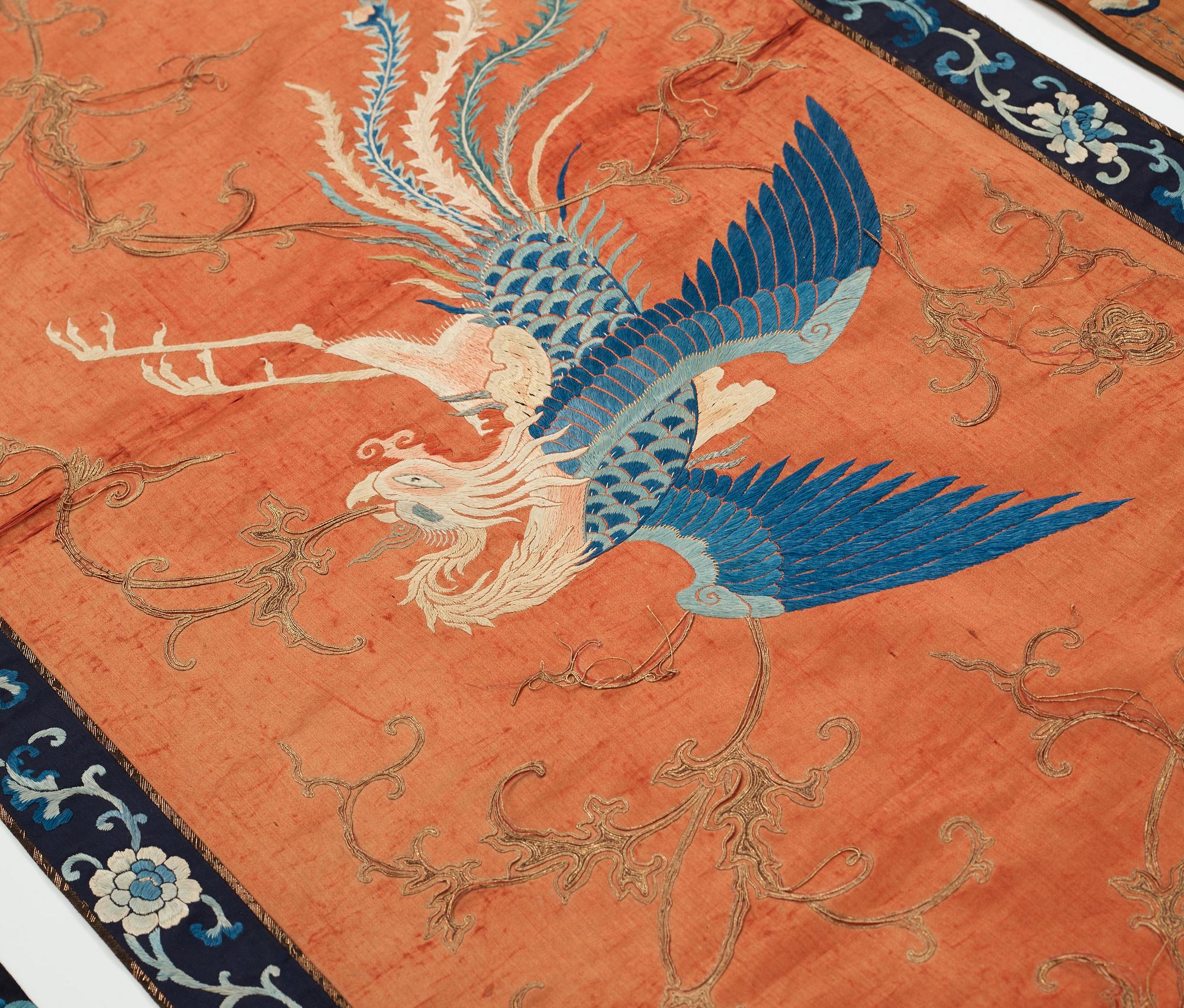 PARTI TEXTILIER, broderat siden. Qing dynastin.