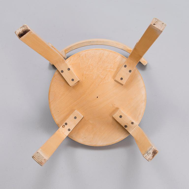ALVAR AALTO, stolar, 2 st, modell 68, Artek, 1900-talets senare hälft.