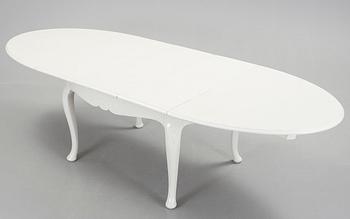 MATGRUPP, 9 delar + 3 iläggsskivor, rokokostil, 1900-talets första hälft.