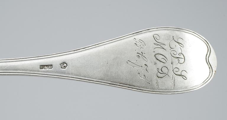 BELÖNINGSSKED, silver, med Karl XIV Johans monogram samt porträtt i profil, okänd mästare P.L.D.