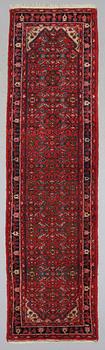 MATTA, orient, ca 297 x 82 cm.