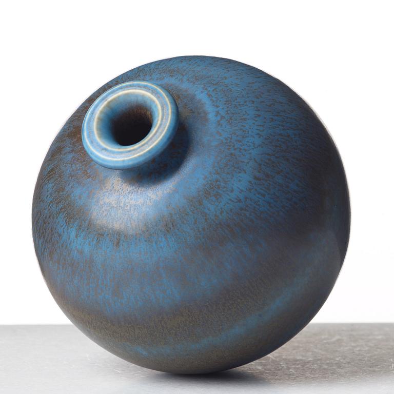 Berndt Friberg, a stoneware vase, Gustavsberg studio, Sweden 1973.