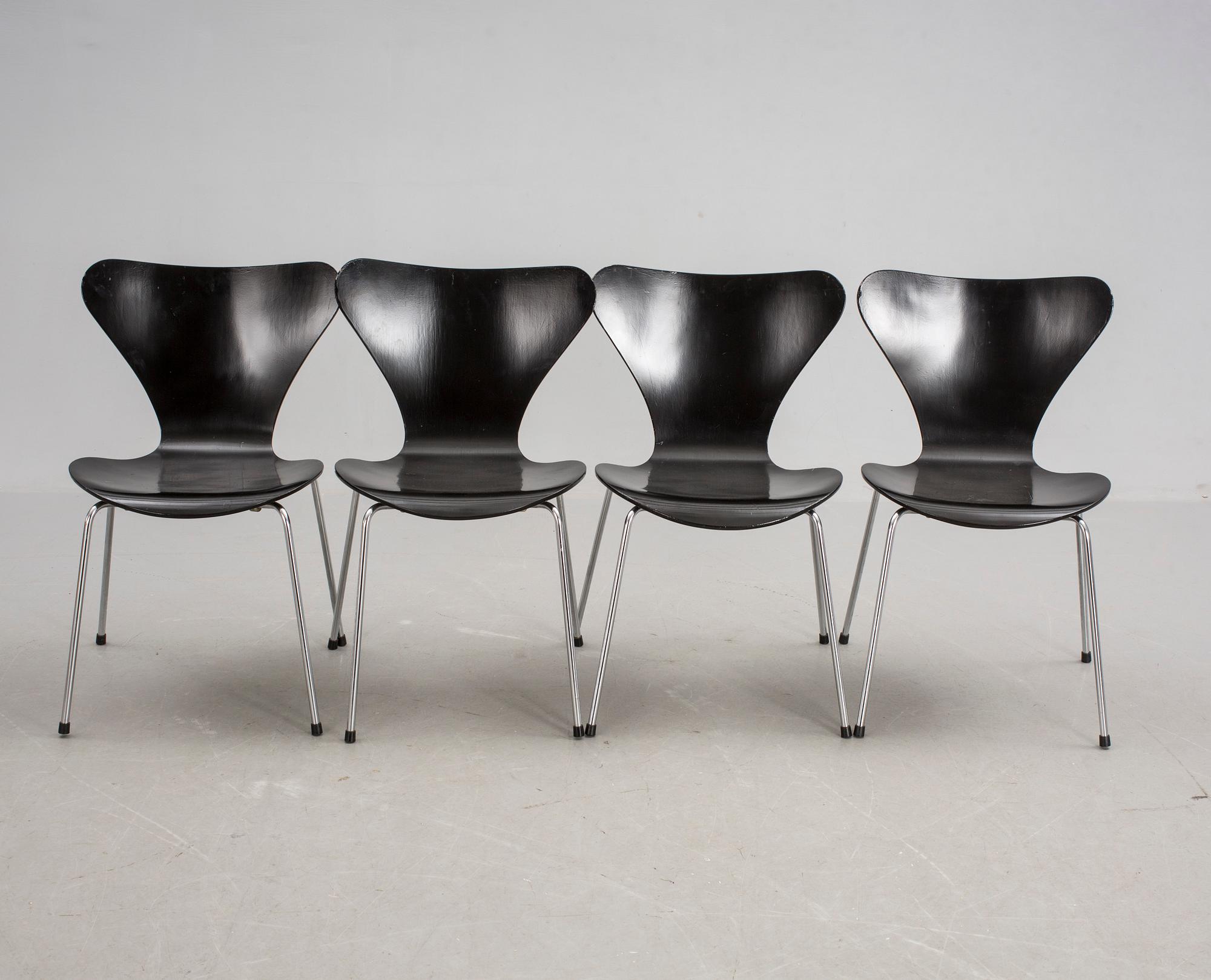 STOLAR, 4 st, "Sjuan", Arne Jacobsen och BORD, 1900-talets andra hälft.