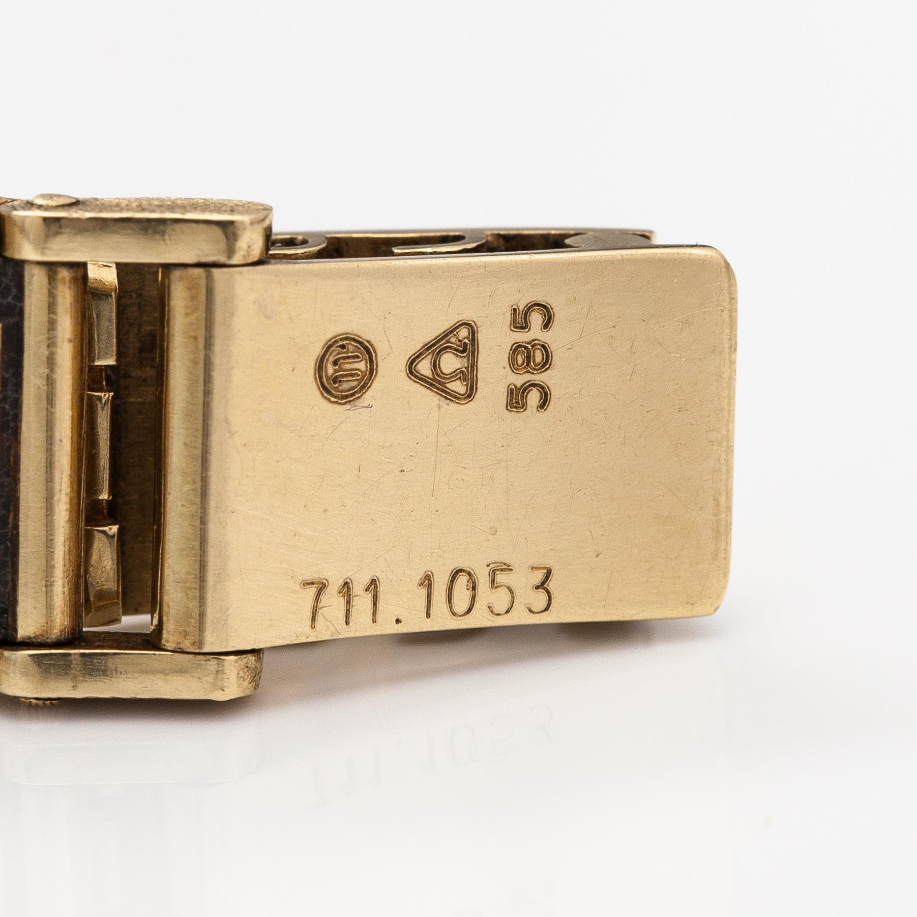 Omega, wristwatch, 14 x 14 mm.