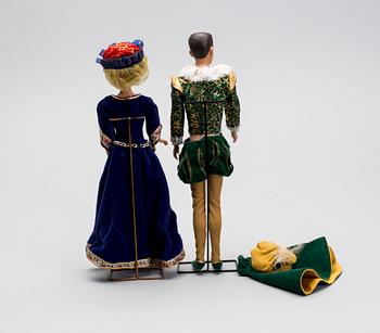 DOCKOR, 2 st Ken och Barbie, 1900-talets andra hälft, samt kläder och tillbehör.