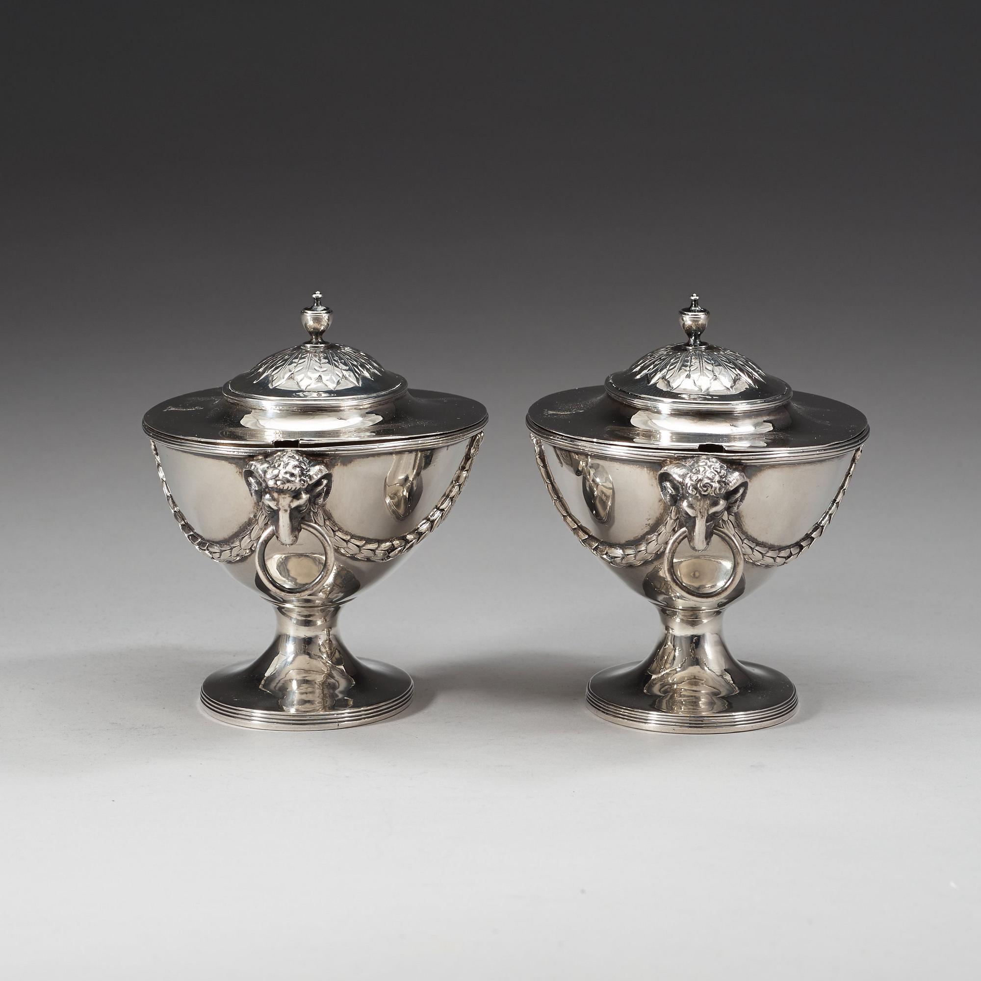 A pair of English 18th century sauce-tureens, possibly of John Robins, London 1784.