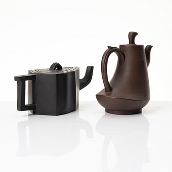 Two Chinese yixing teapots, 1980s.