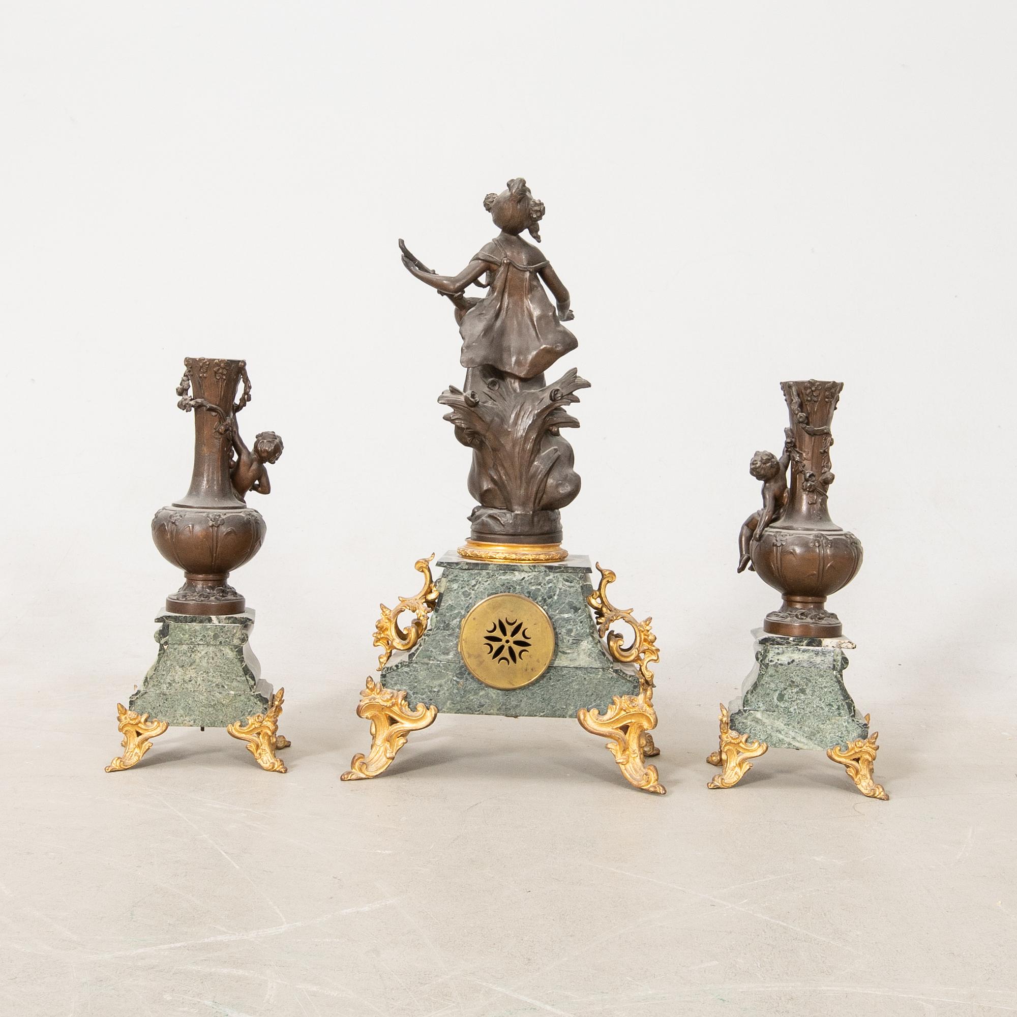 Bordsgarnityr 3 dlr Louis XV-stil 1900-talets första hälft.