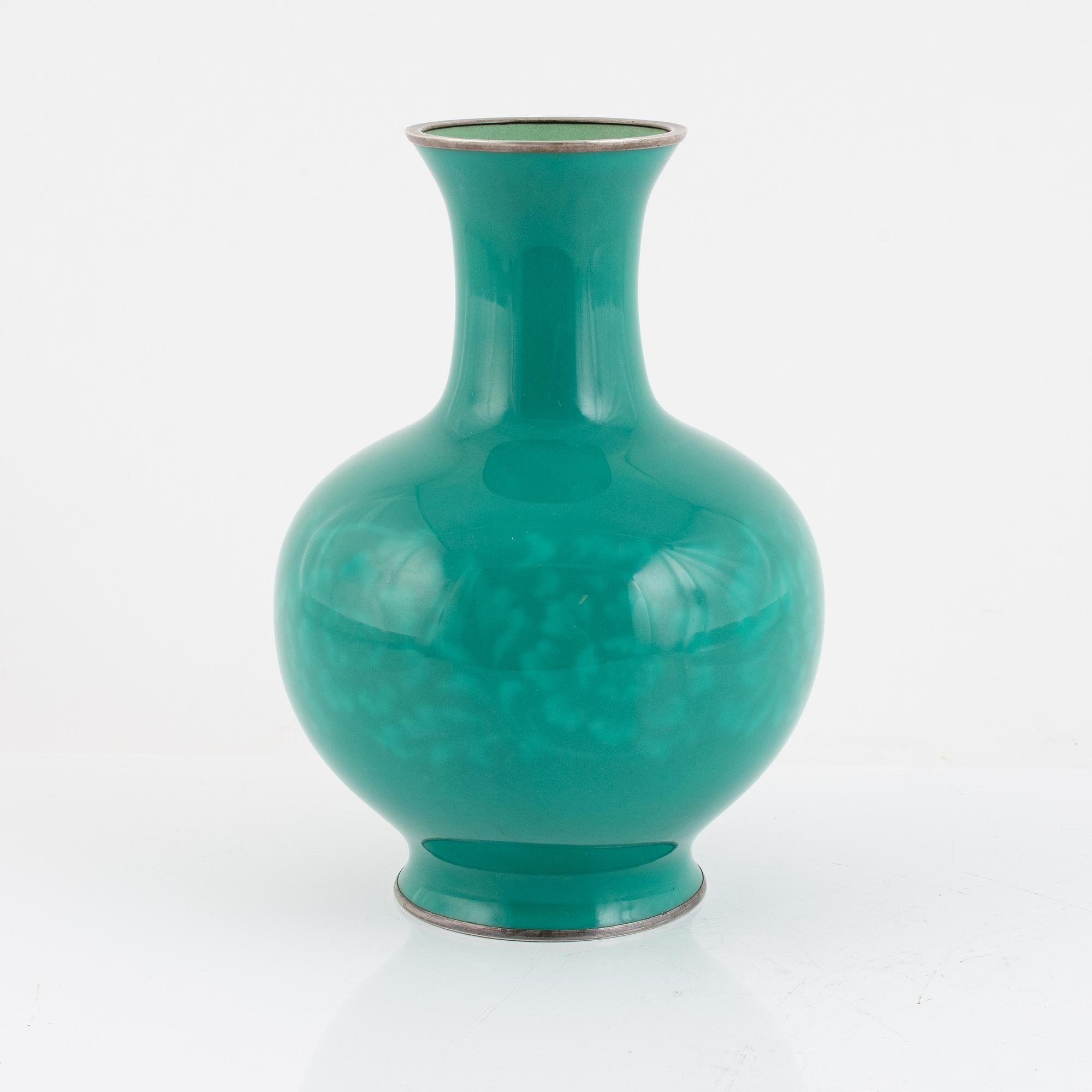 A turquoise Ando wireless cloisonné enamel vase, sealed with mark of the Ando Company, 20th century.