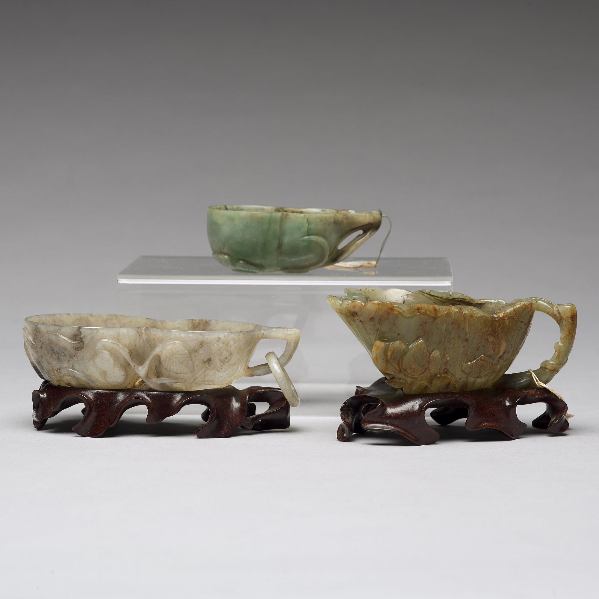 KOPPAR, tre stycken, bl.a. nefrit. Kina.
