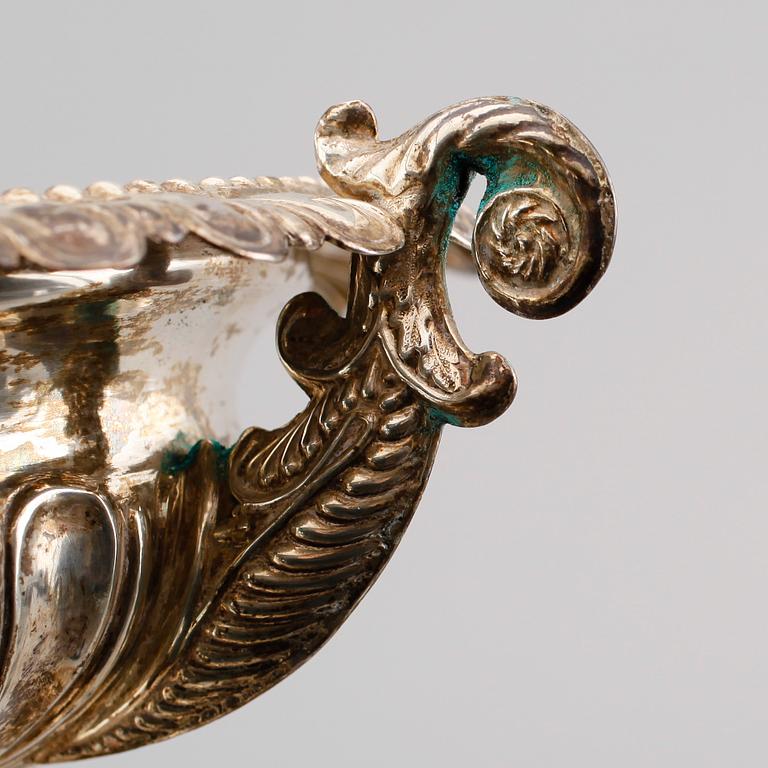 STRÖSOCKERSKÅL PÅ FOT, silver, Anders Lundqvist, Stockholm 1836. Vikt ca 750 gram.