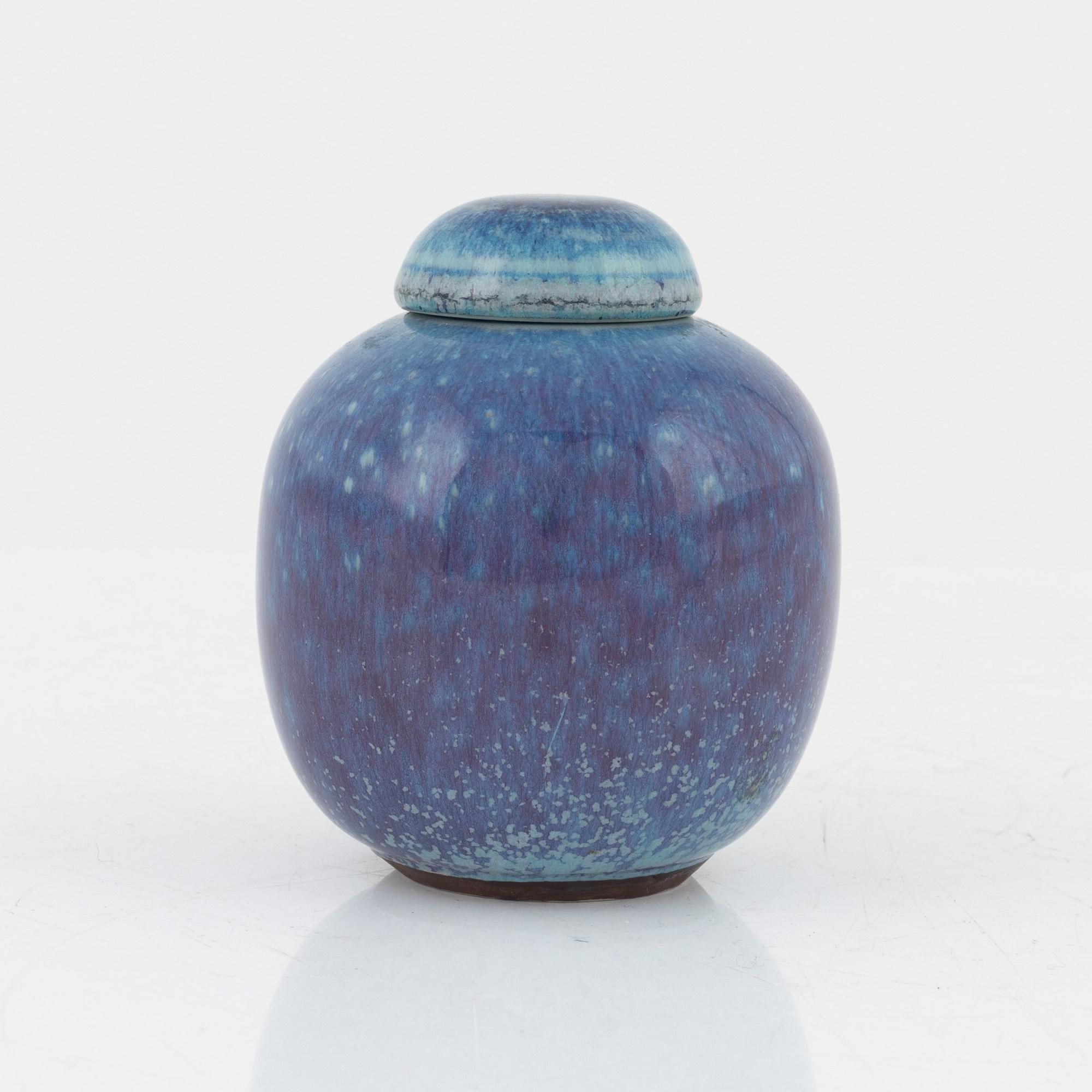 Berndt Friberg, urna med lock, Gustavsbergs studio, 1969.