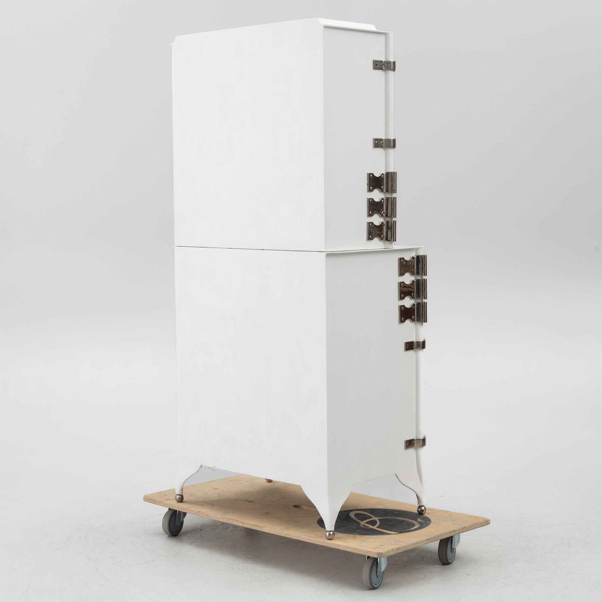 Dentist's cabinet, circa the mid-20th century.