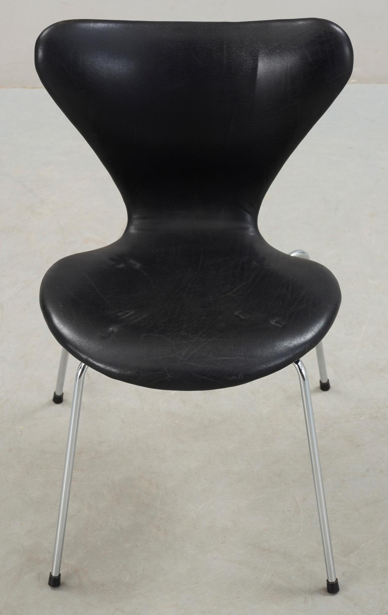 STOL, "Sjuan", Arne Jacobsen, Fritz Hansen, formgiven 1955.