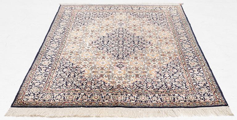 Rug, Ghom part silk, approx. 165 x 107 cm.