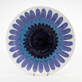 Hilkka-Liisa Ahola, a ceramic serving dish and ten side plates, signed HLA, Arabia Finland.