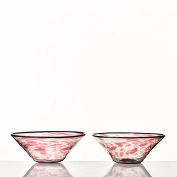 Simon Gate, a pair of glass bowls, Orrefors, Sweden ca 1930.