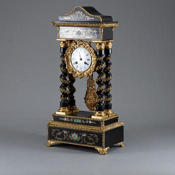 BORDSPENDYL, barockstil, 1800-talets slut.