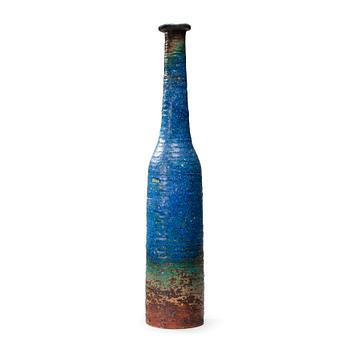 218. Annikki Hovisaari, A CERAMIC BOTTLE.