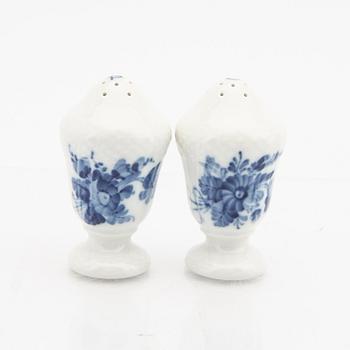 Service 68 dlr "Blå Blomst" Royal Copenhagen Denmark porcelain 1967-1991.