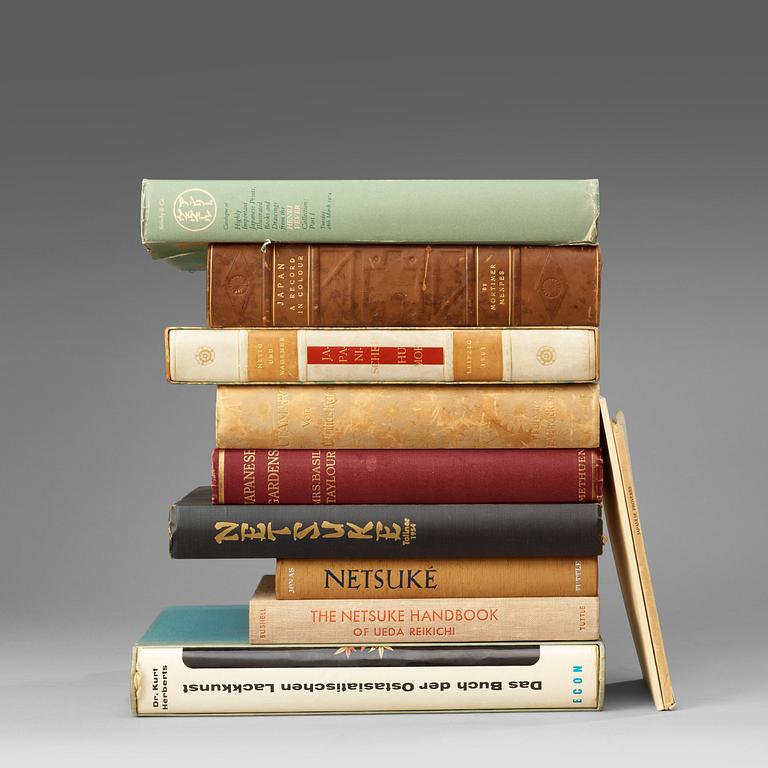 BÖCKER, nio stycken samt två häften, främst om Japanskt konsthantverk.