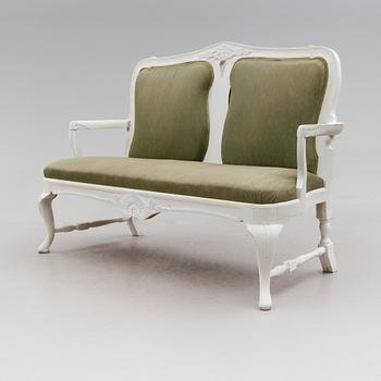 SOFFA, rokokostil, 1900-talets första hälft.
