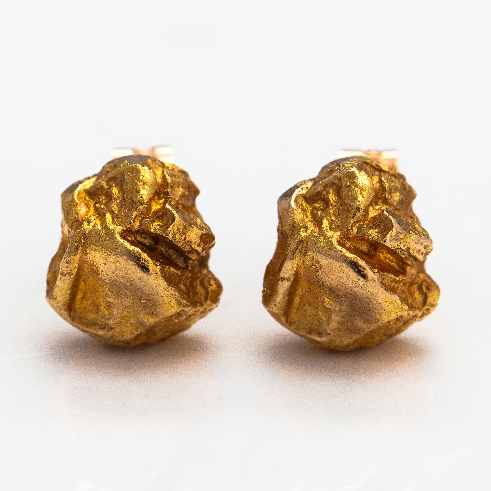 Björn Weckström, A pair of 14K gold earrings "Nugget". Lapponia 1966.